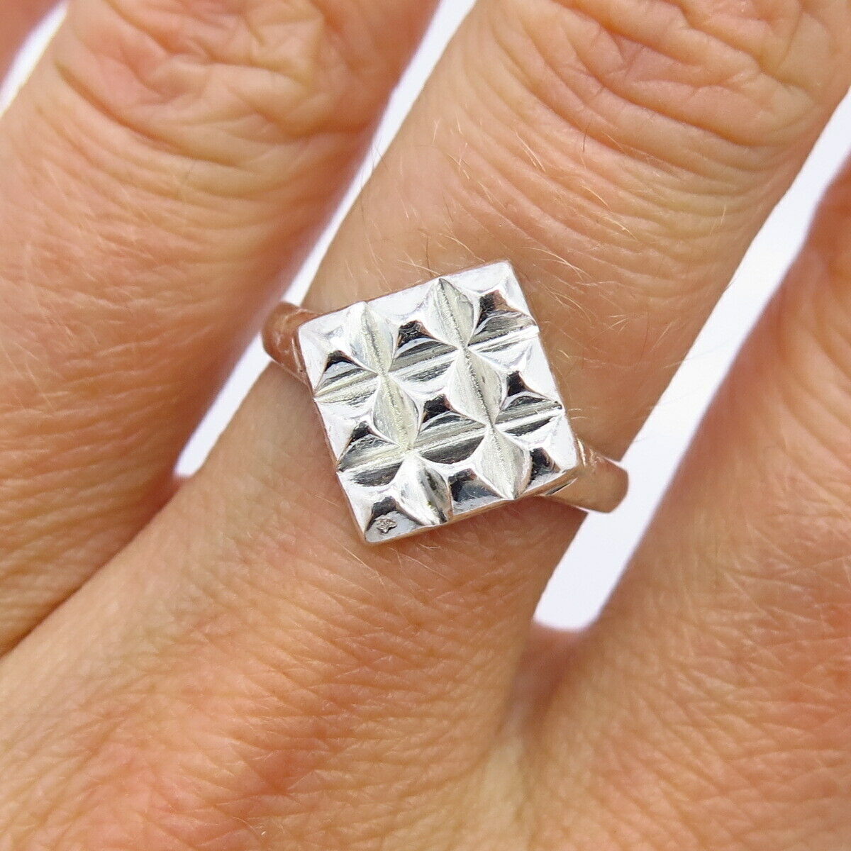 925 Sterling Silver Checkered Ribbed Design Ring Size 6 1/4