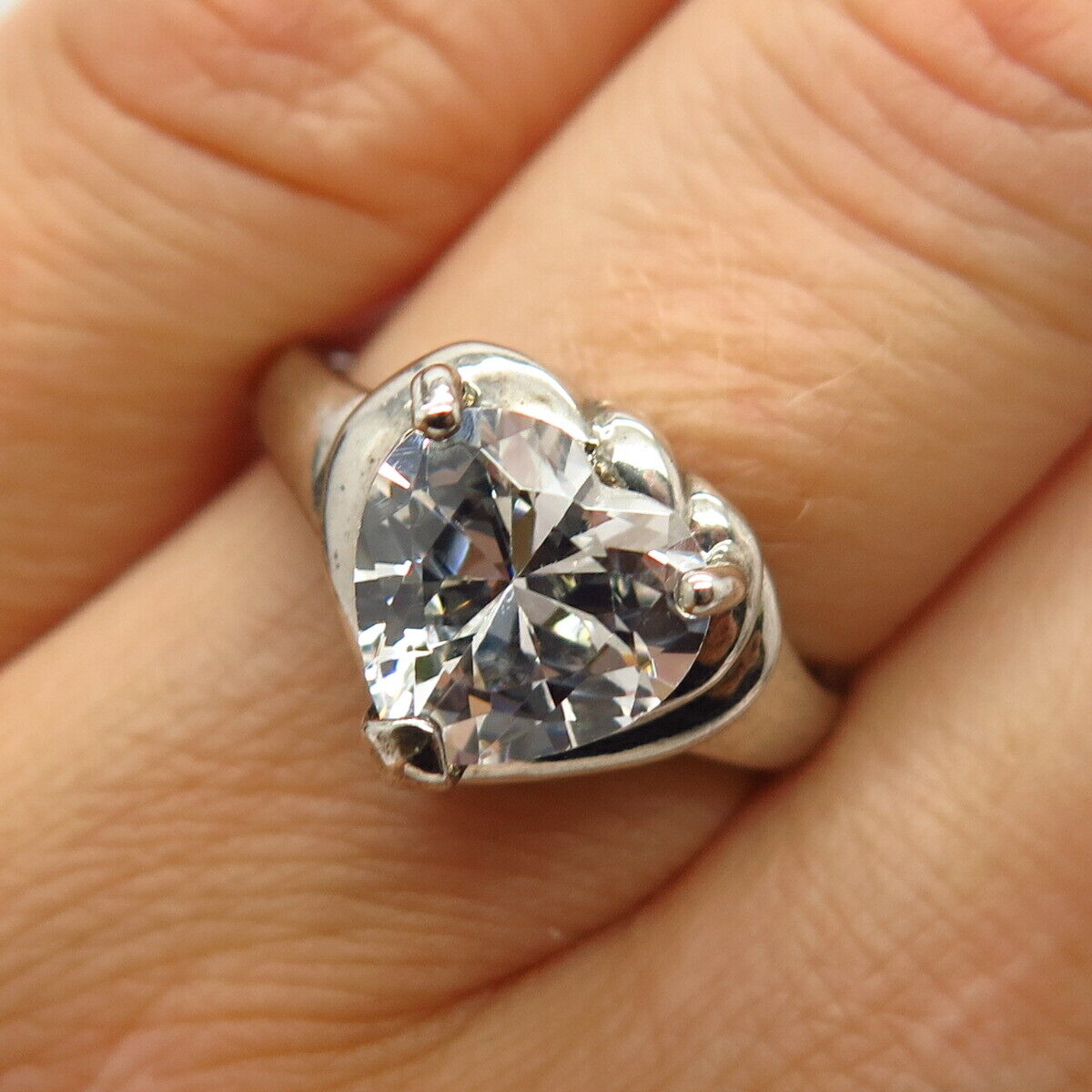 925 Sterling Silver C Z Heart Design Ring Size 7