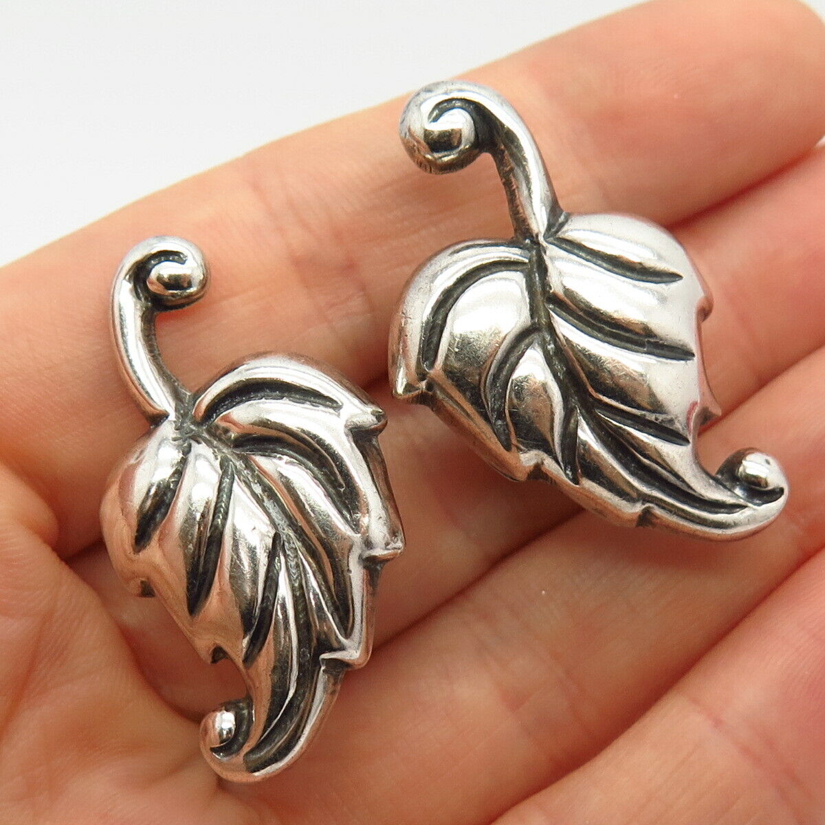 925 Sterling Silver Antique Mexico Leaf Design Hollow Screw Back Earrings