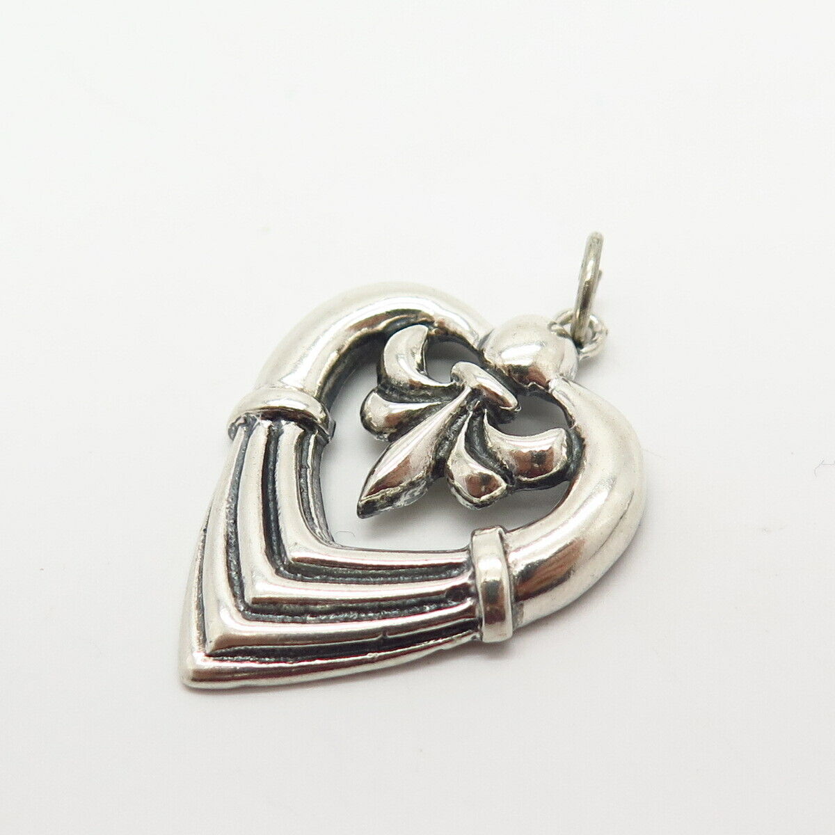 925 Sterling Silver Vintage Fleur-De-Lis Heart Design Pendant