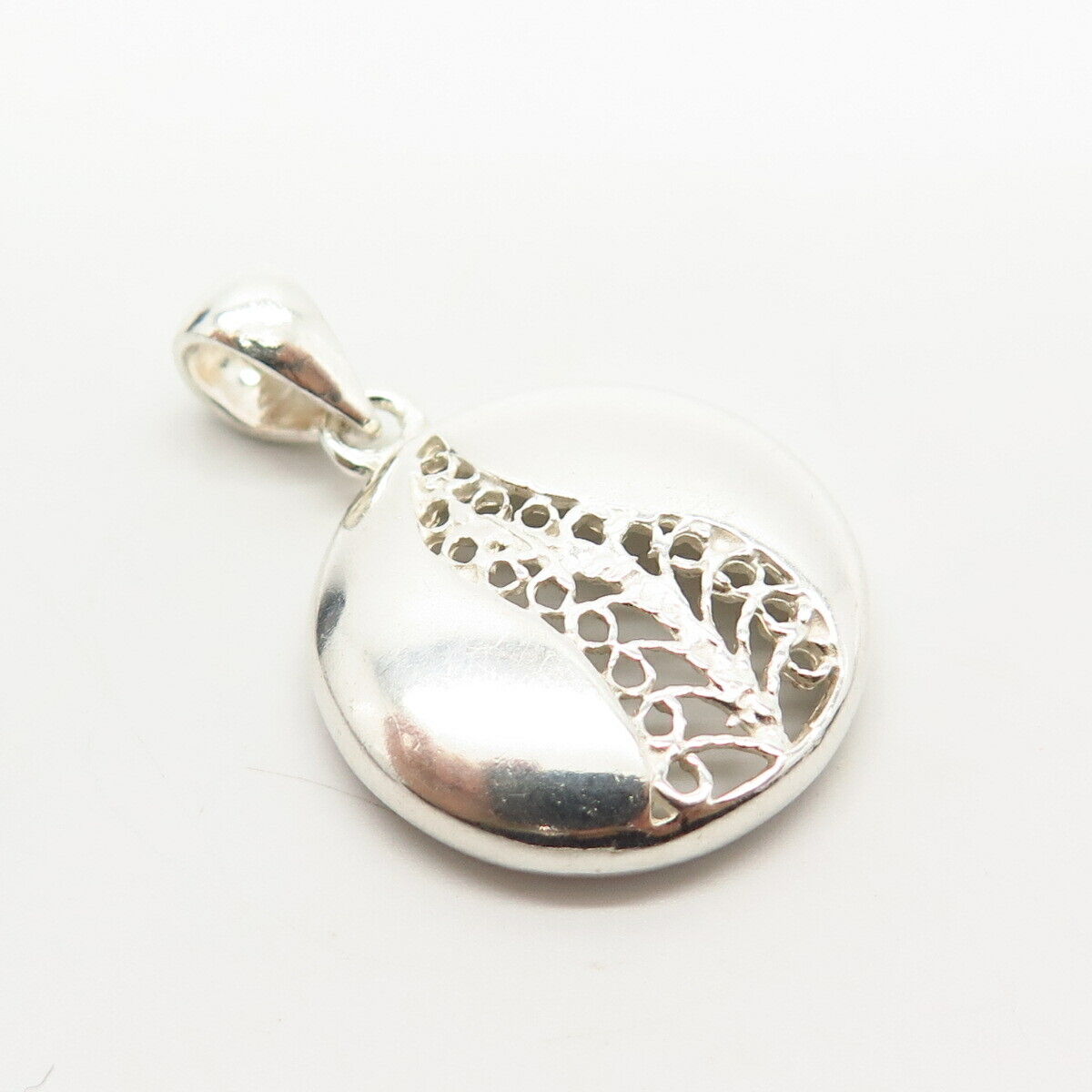 925 Sterling Silver Ornate Disc Design Pendant