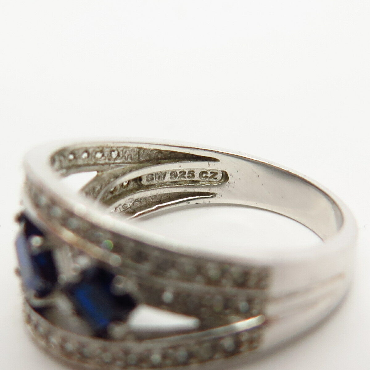 925 Sterling Silver White & Blue C Z Ring Size 6