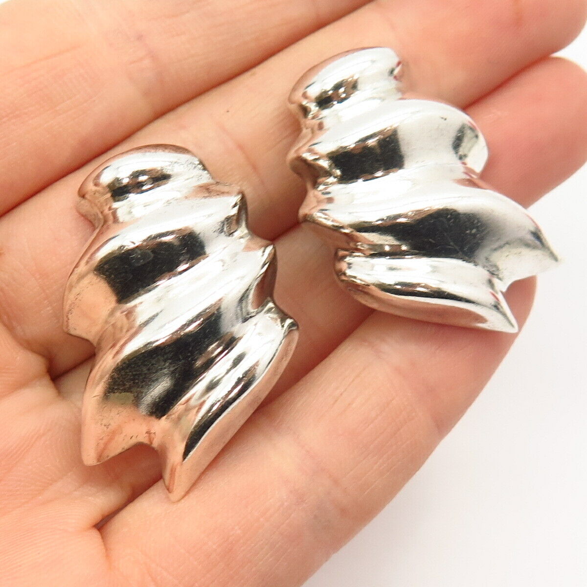 925 Sterling Silver Vintage Mexico Ribbed Design Hollow Clip On Earrings