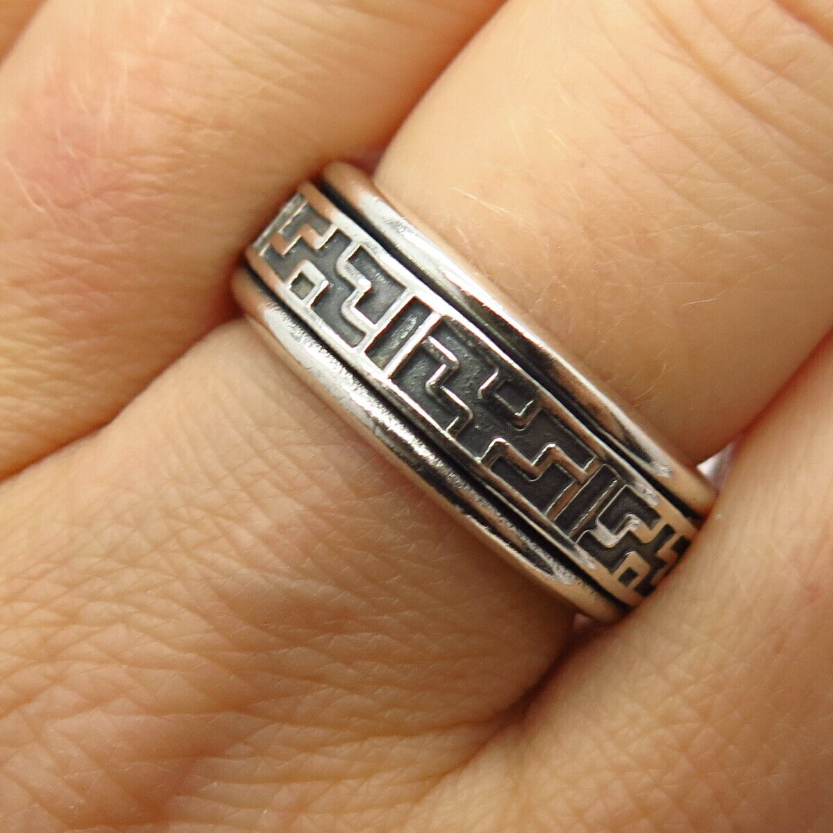 925 Sterling Silver Maze Design Rotating Band Ring Size 8