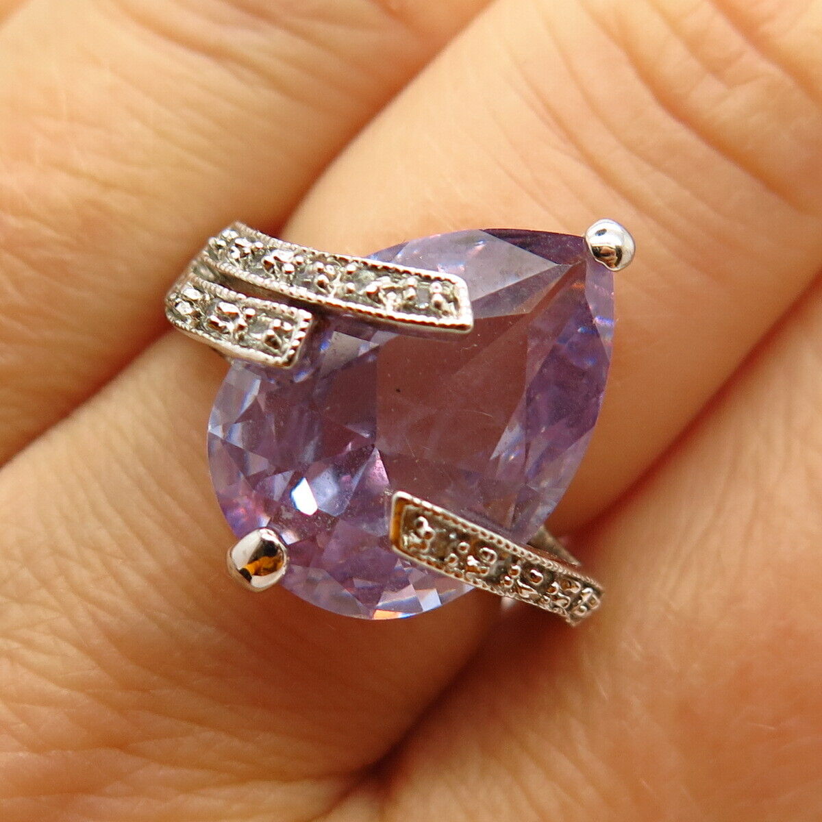 925 Sterling Silver White & Amethyst-Tone C Z  Ring Size 7