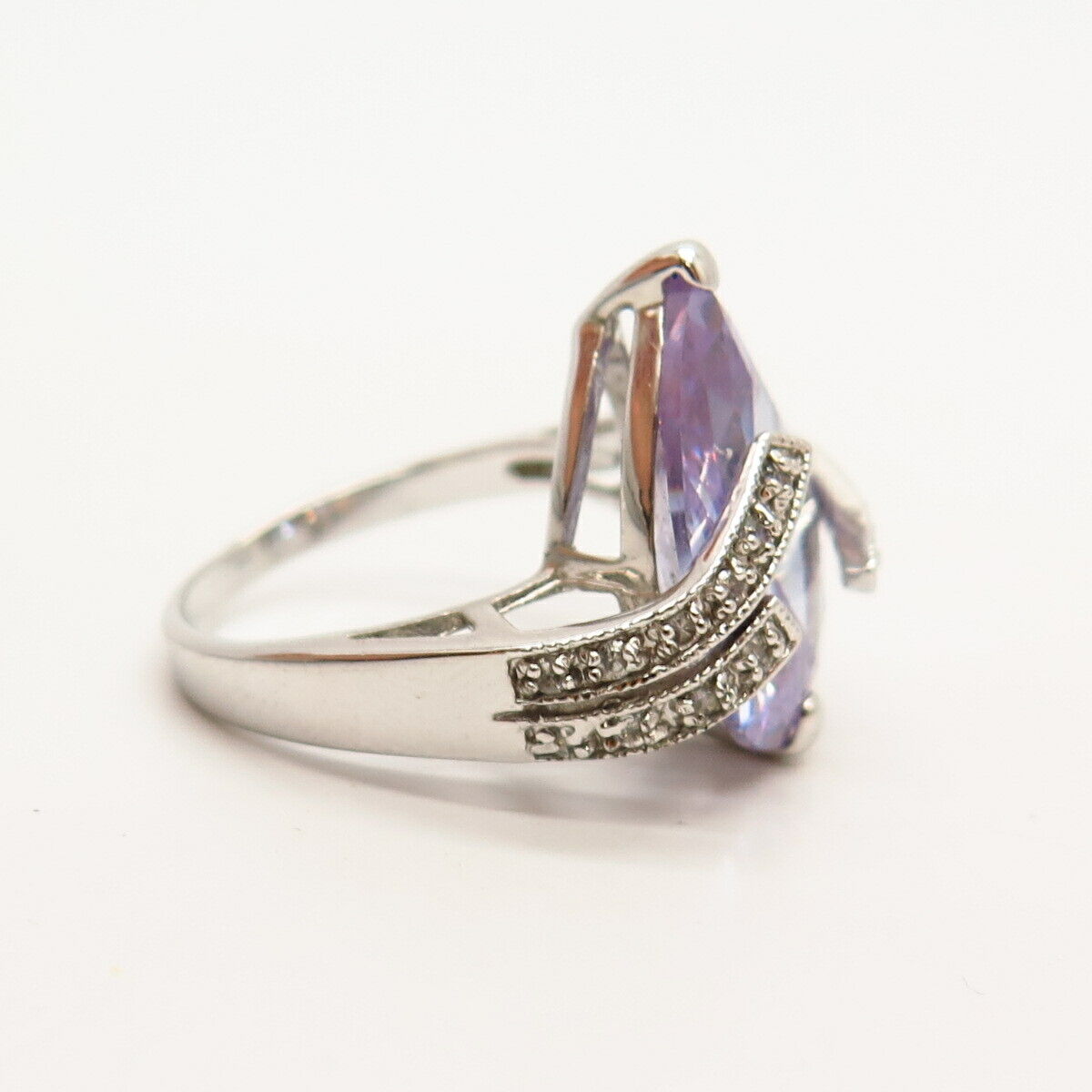 925 Sterling Silver White & Amethyst-Tone C Z  Ring Size 7