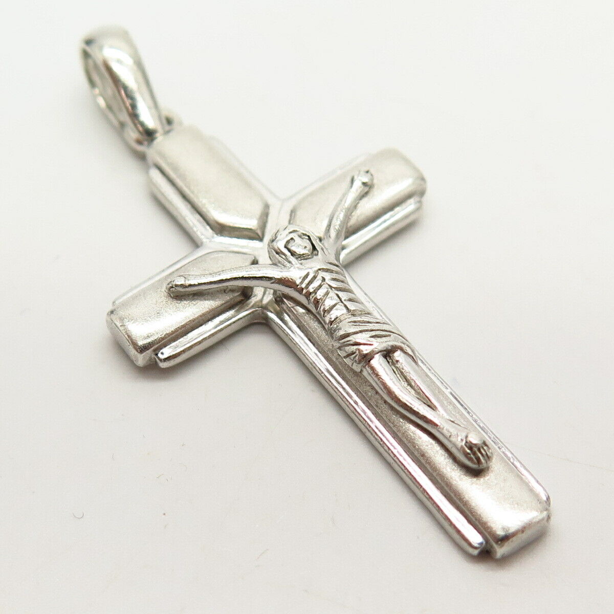 925 Sterling Silver Crucifix Cross Pendant