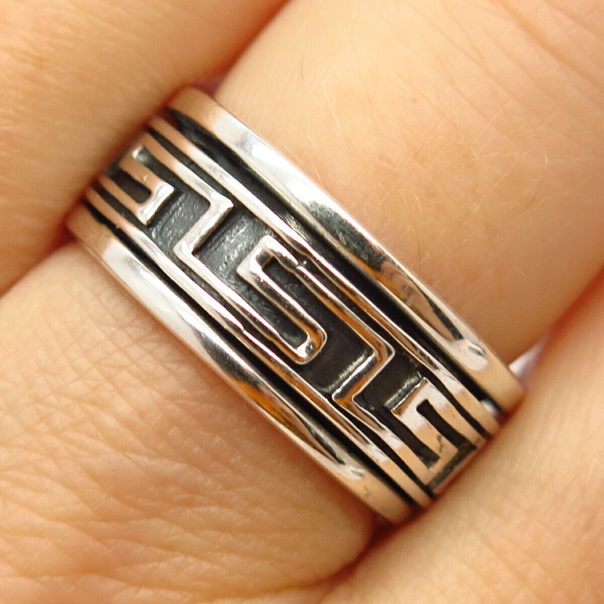 925 Sterling Silver Greek Maze Design Rotating Band Ring