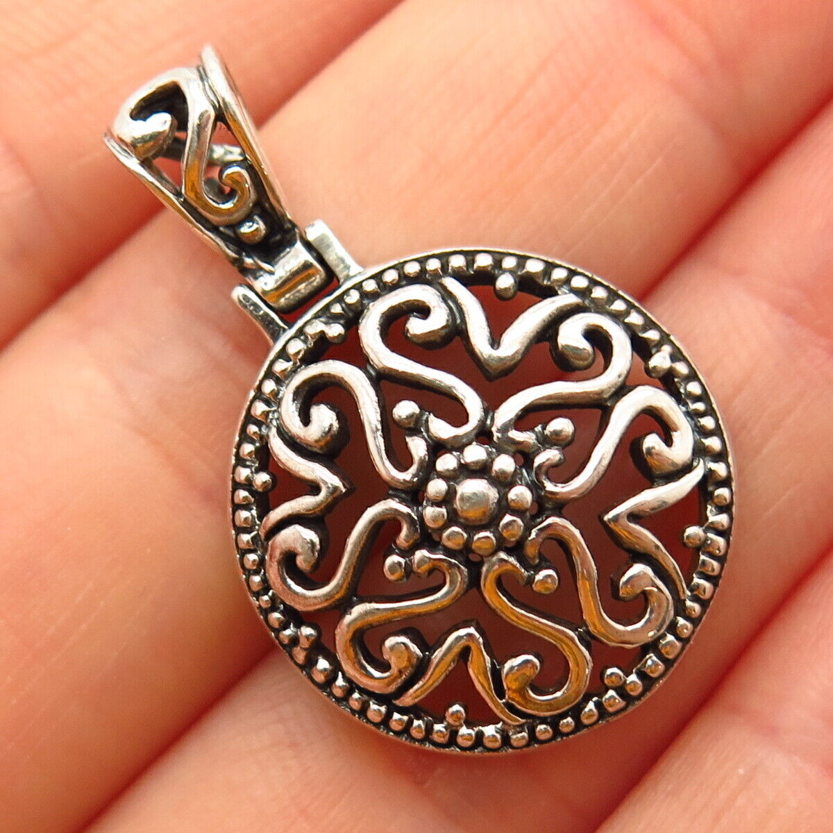 925 Sterling Silver Floral Ornate Design Pendant