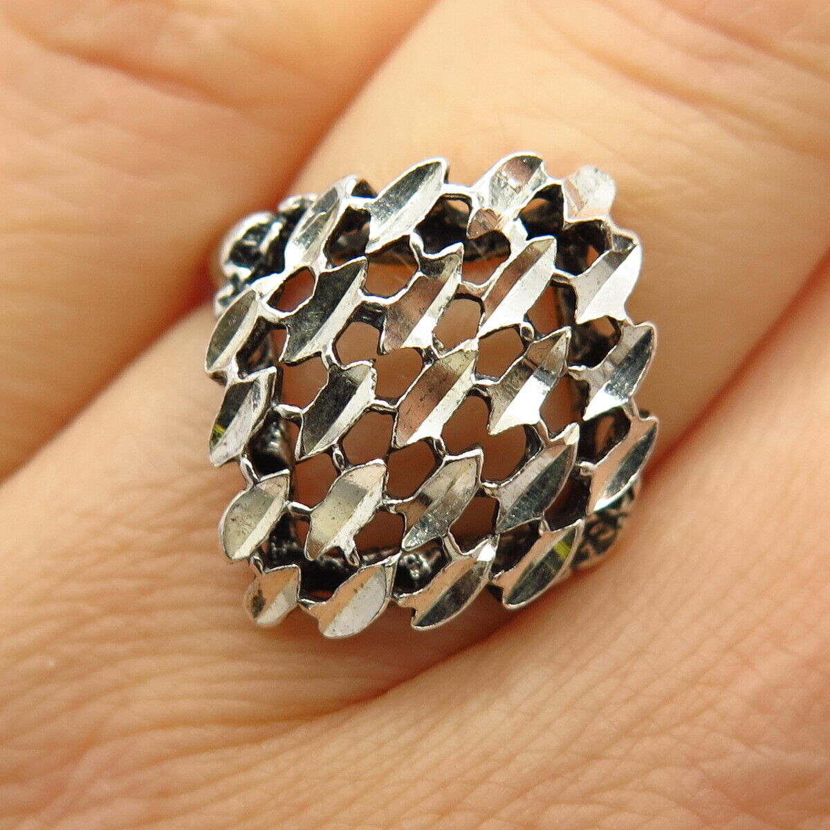 925 Sterling Silver Grid / Net Design Ring Size 6