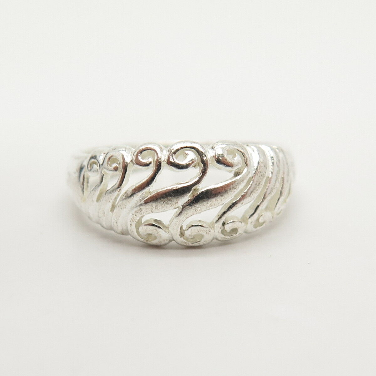 925 Sterling Silver Cutout Swirl Ring Size 7.5