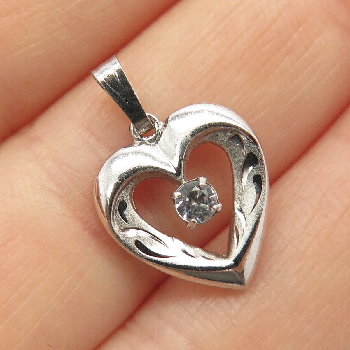 925 Sterling Silver Vintage Round-Cut C Z Open Heart Pendant