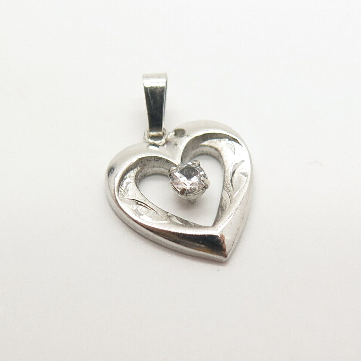 925 Sterling Silver Vintage Round-Cut C Z Open Heart Pendant