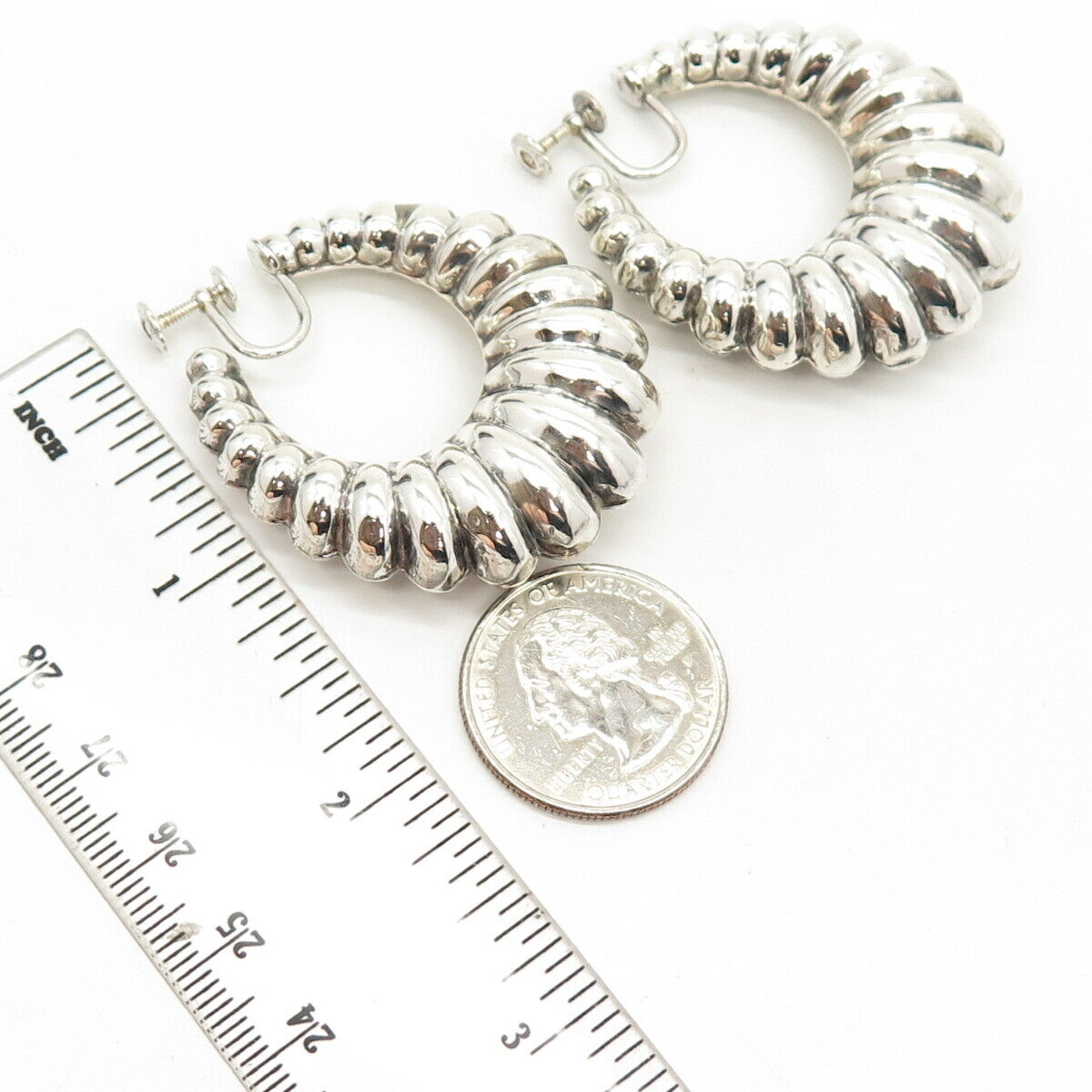 925 Sterling Silver Vintage Ribbed Hollow Screw Back Earrings