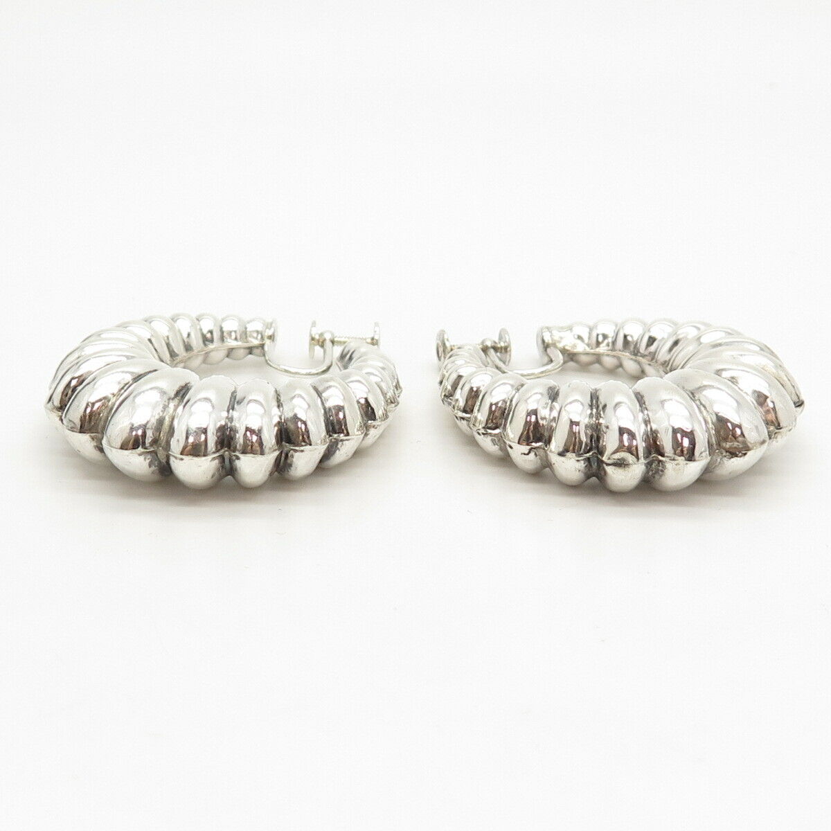 925 Sterling Silver Vintage Ribbed Hollow Screw Back Earrings