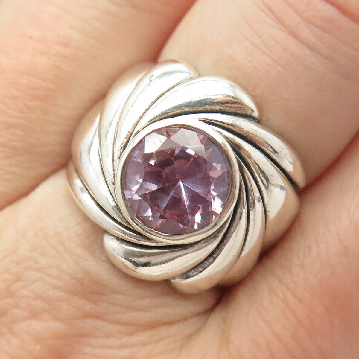 925 Sterling Silver Vintage Amethyst-Tone C Z Swirl Ring Size 7.5