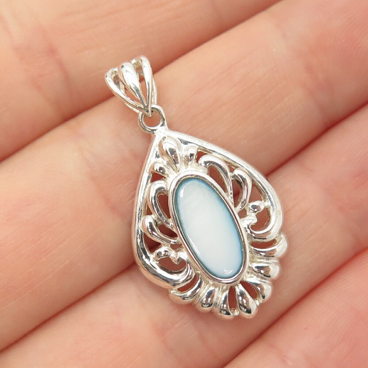 925 Sterling Silver Vintage Real Mother-of-Pearl Swirl Design Pendant