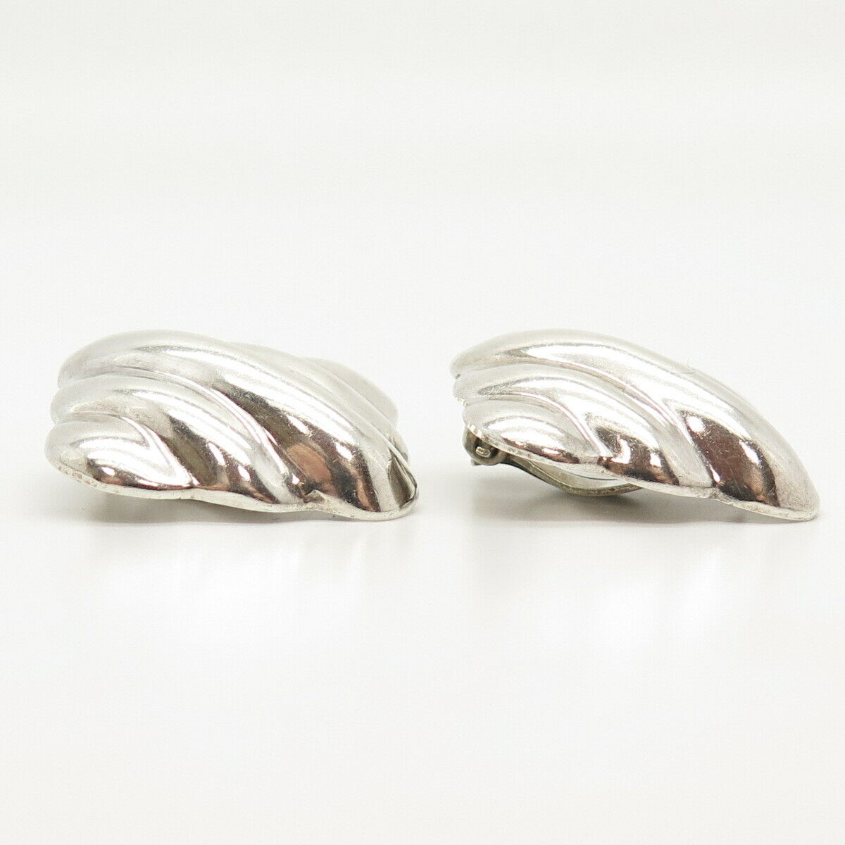 925 Sterling Silver Vintage Mexico Ribbed Hollow Clip On Earrings