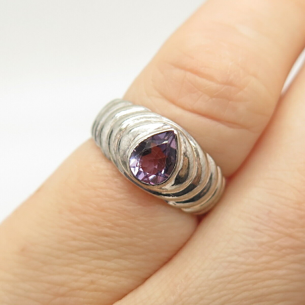 925 Sterling Silver Vintage Real Amethyst Gem Ribbed Ring Size 5