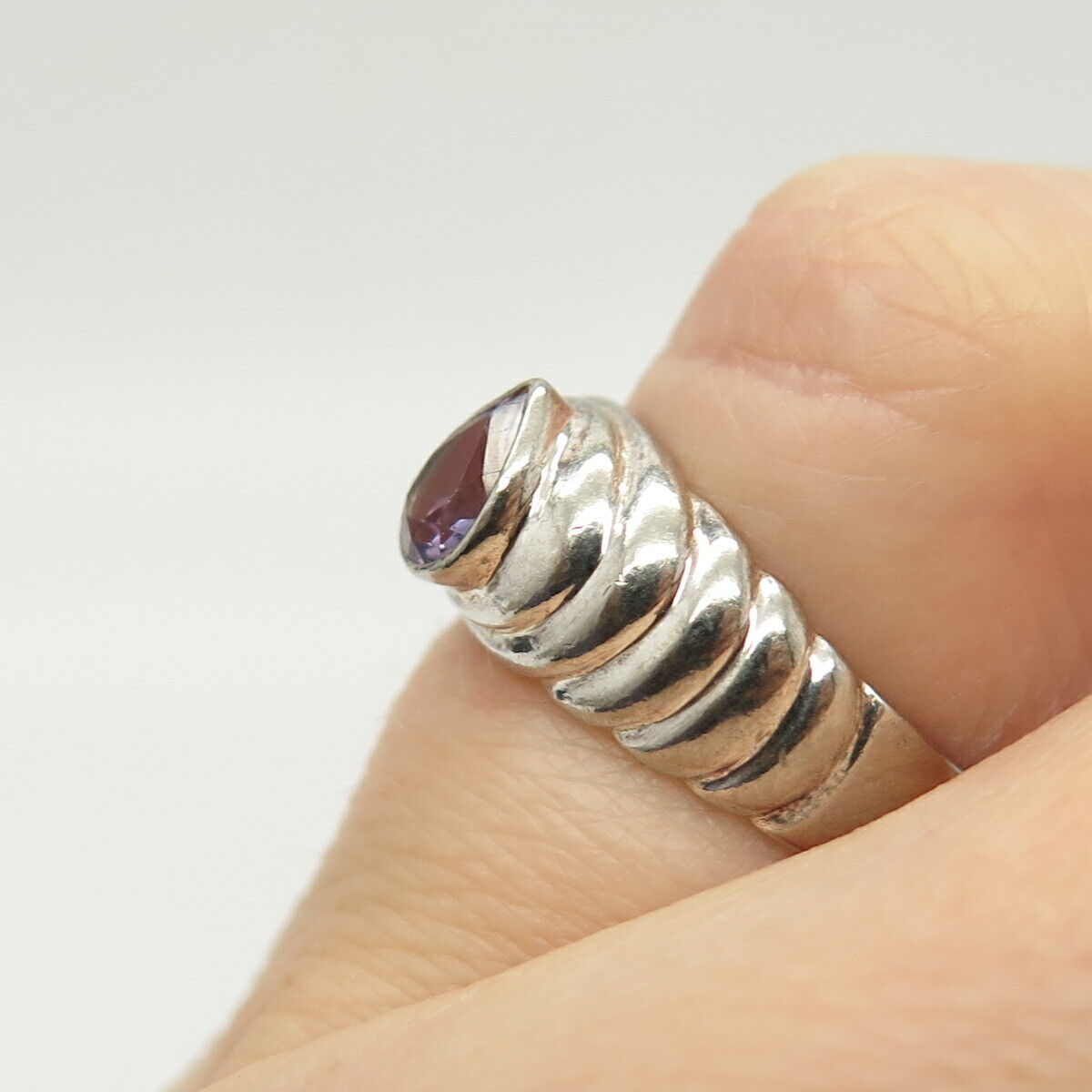 925 Sterling Silver Vintage Real Amethyst Gem Ribbed Ring Size 5