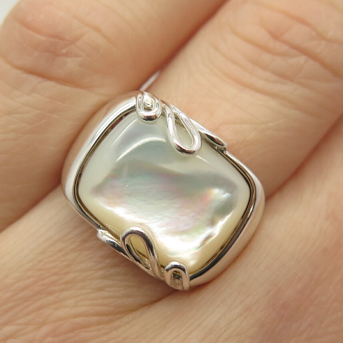 925 Sterling Silver Real Mother-of-Pearl Ring Size 6 3/4