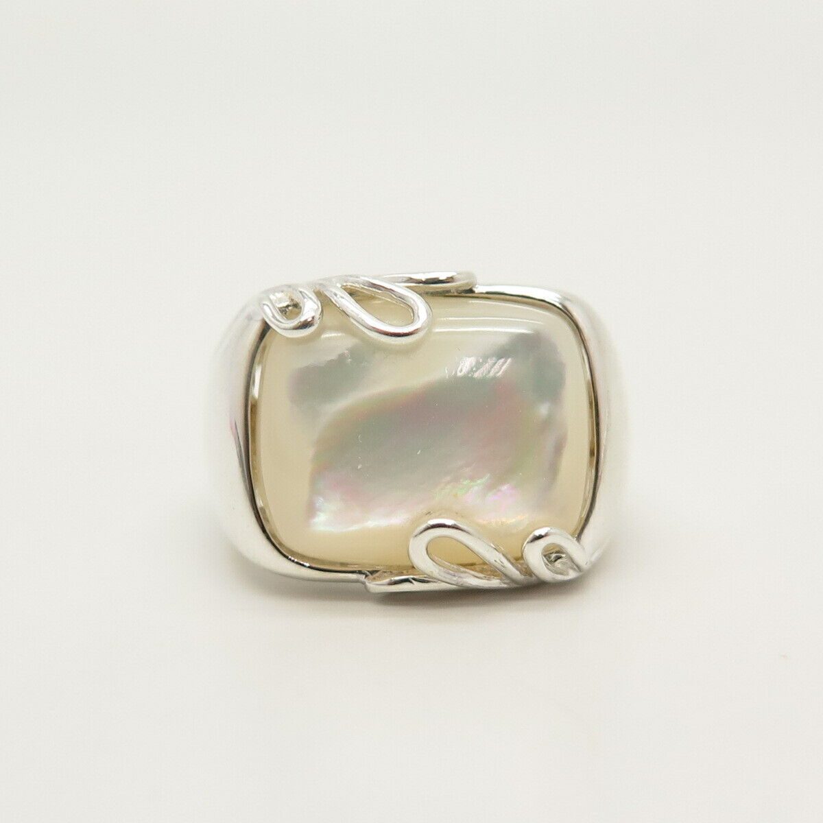 925 Sterling Silver Real Mother-of-Pearl Ring Size 6 3/4