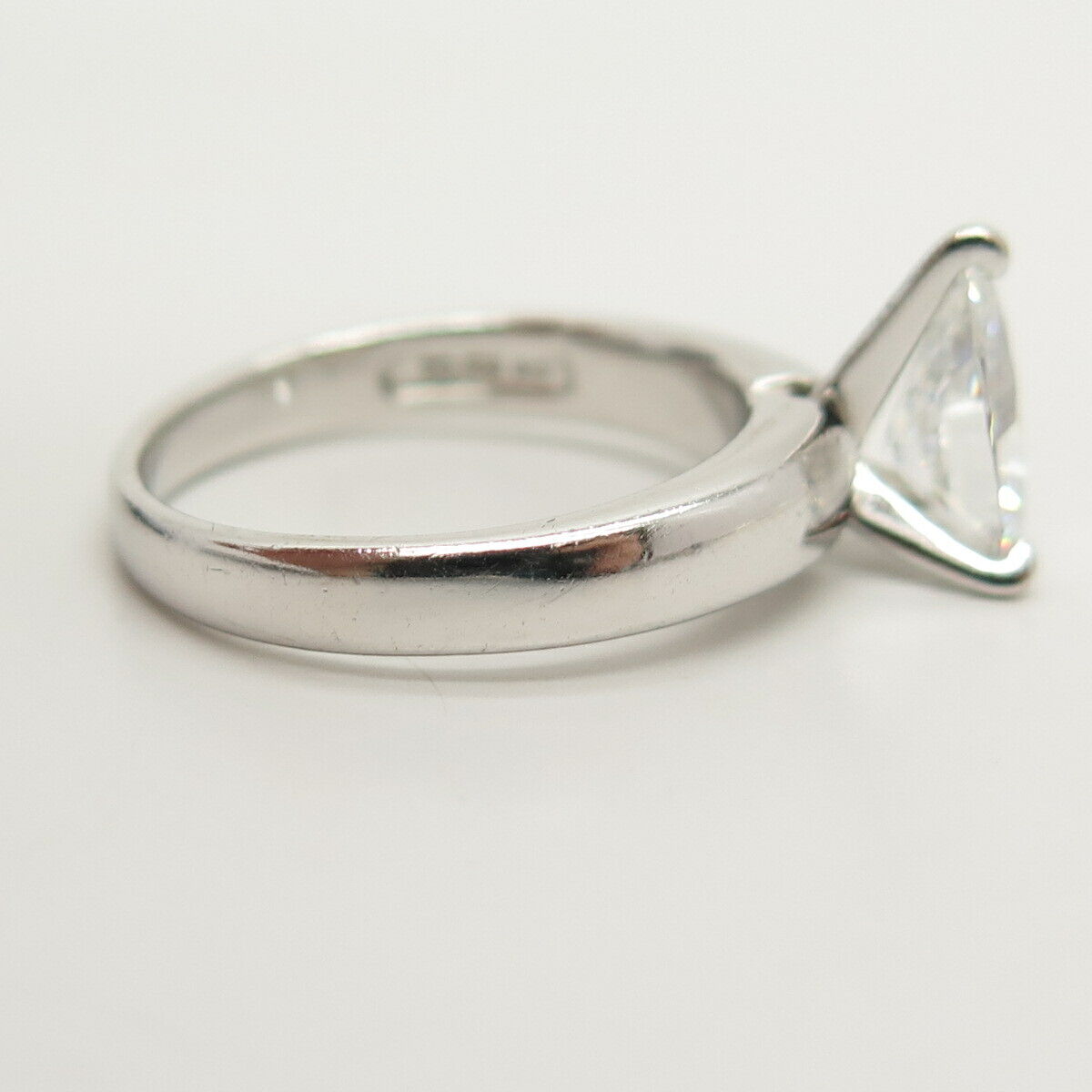 925 Sterling Silver C Z Ring Size 8