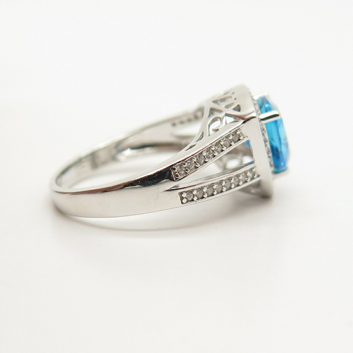 925 Sterling Silver White & Blue Topaz-Tone C Z Ring Size 6