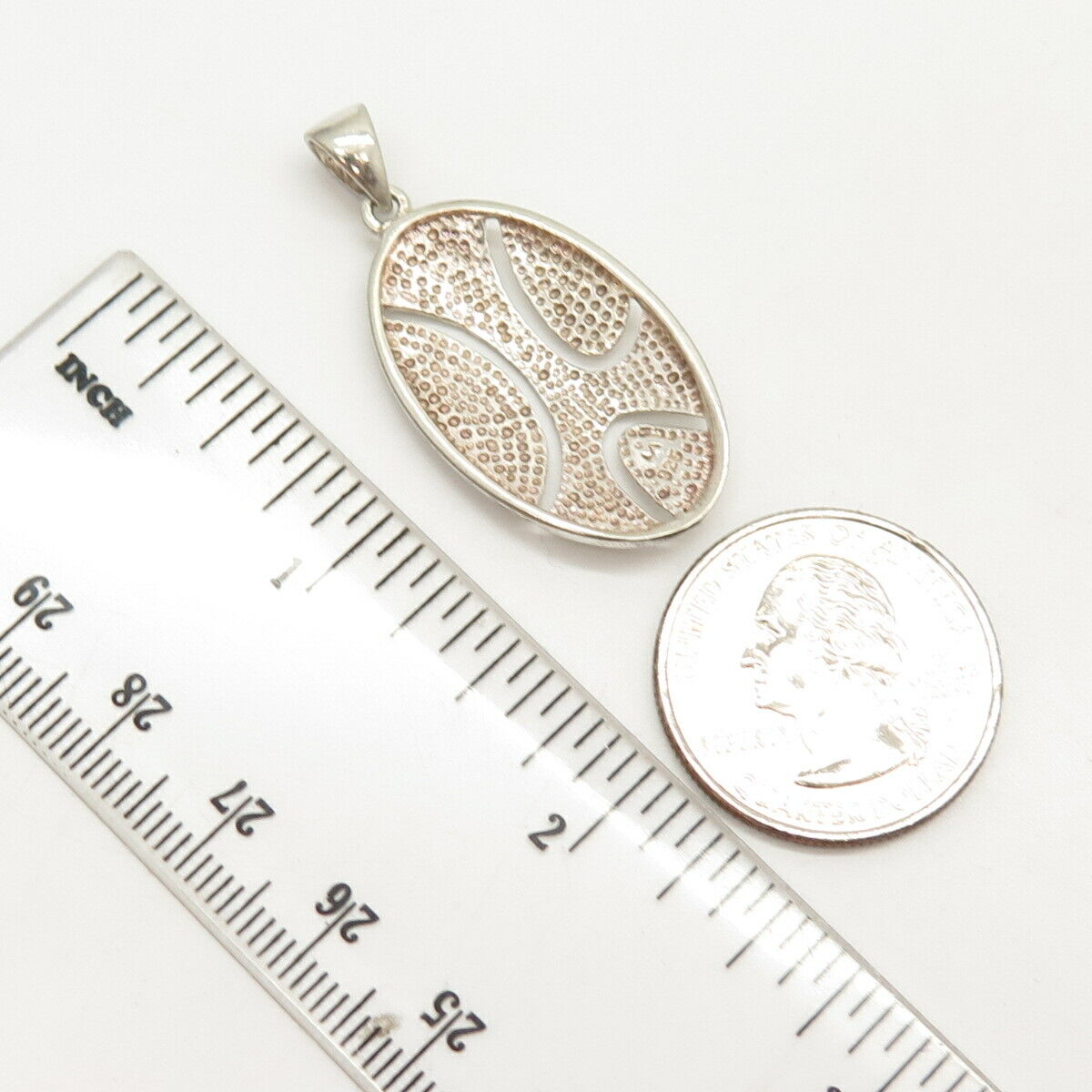 925 Sterling Silver Vintage Cutout Oval Pendant