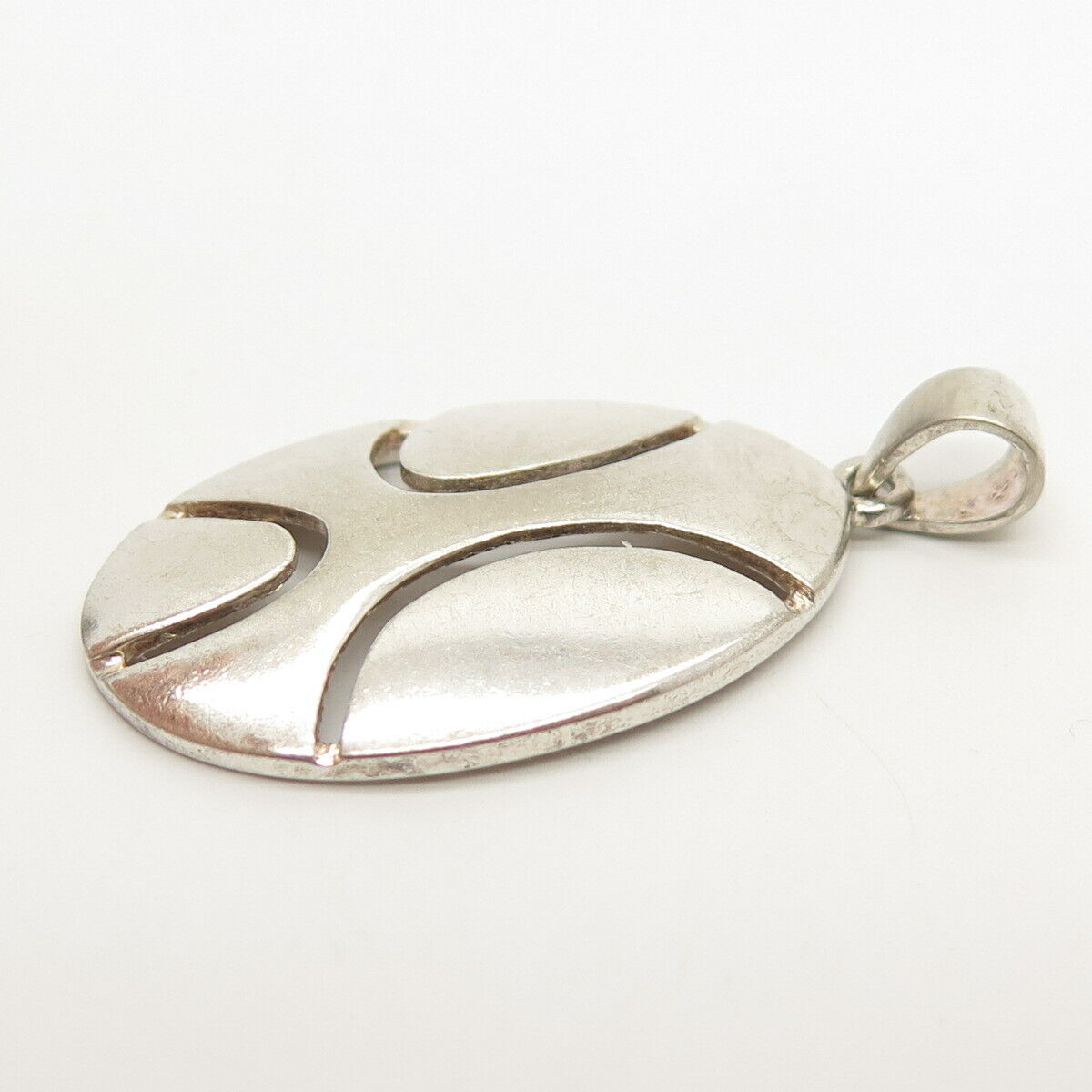 925 Sterling Silver Vintage Cutout Oval Pendant