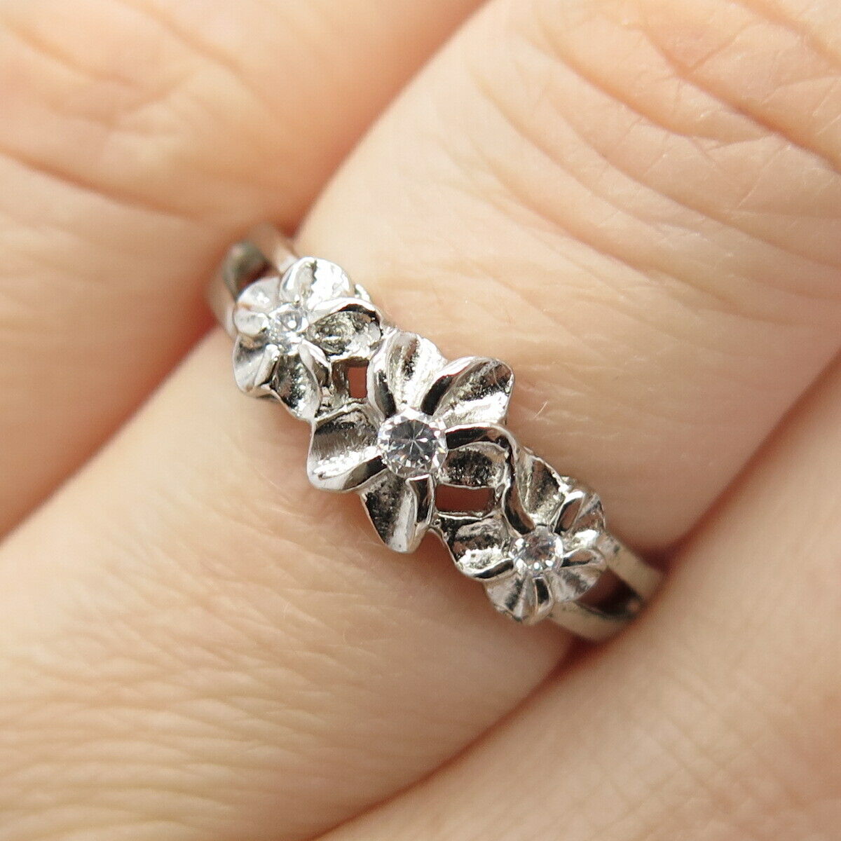 925 Sterling Silver C Z Floral Ring Size 7