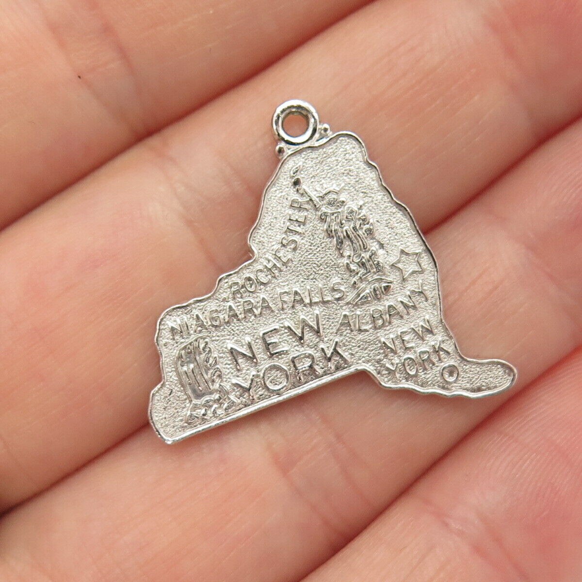 925 Sterling Silver Vintage "New York" State Map Pendant