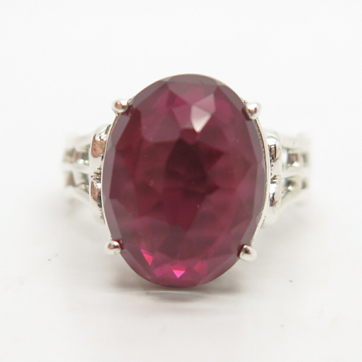 925 Sterling Silver Pink Glass Ring Size 8 3/4