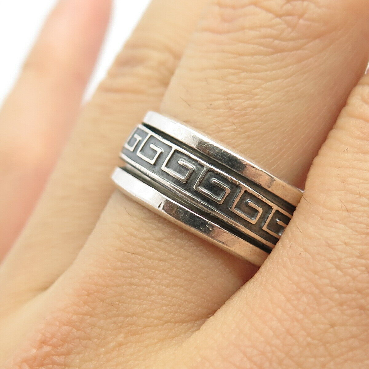 925 Sterling Silver Vintage Greek Maze Rotating Band Ring Size 8 1/4