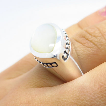 925 Sterling Silver Vintage Real Mother-of-Pearl Almond Shape Ring Size 6.5