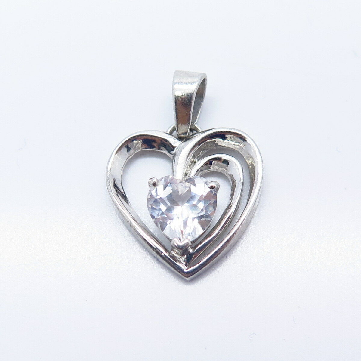 925 Sterling Silver Vintage Round-Cut C Z Heart Pendant