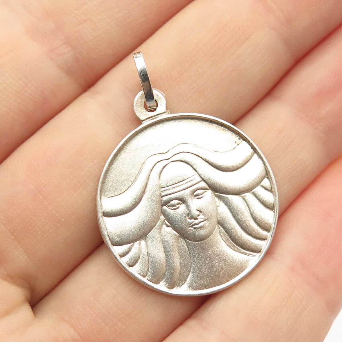 800 Silver Vintage Panigal Woman Round Pendant