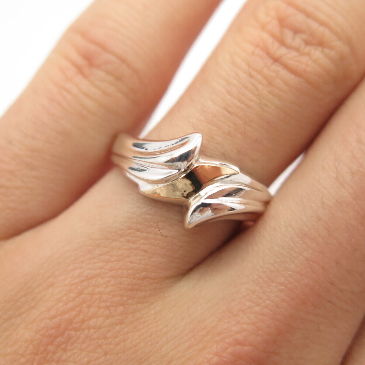 925 Sterling Silver 2-Tone Vintage Ribbed Leaf Ring Size 8