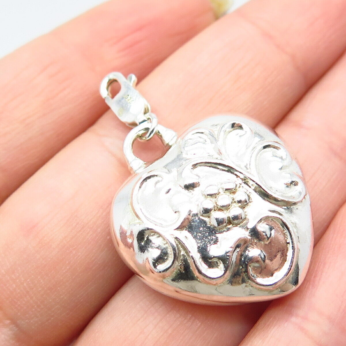 925 Sterling Silver Vintage Ornate Heart Pendant