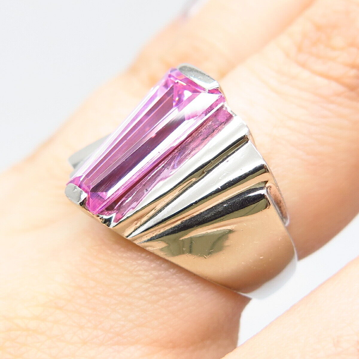 925 Sterling Silver Pink C Z Ribbed Ring Size 6.75