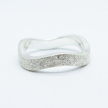 925 Sterling Silver Textured Wavy Ring Size 7.25