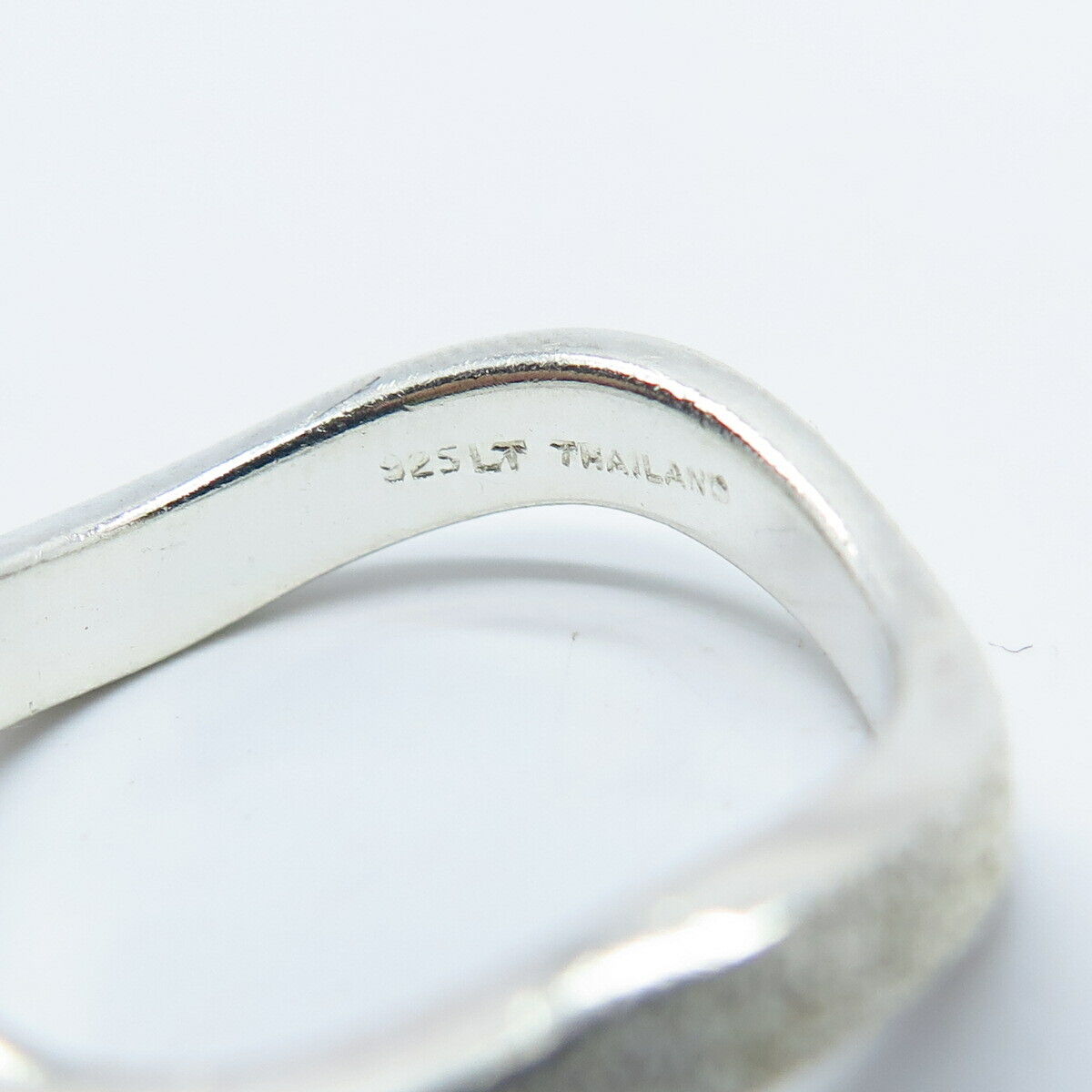 925 Sterling Silver Textured Wavy Ring Size 7.25