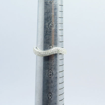 925 Sterling Silver Textured Wavy Ring Size 7.25