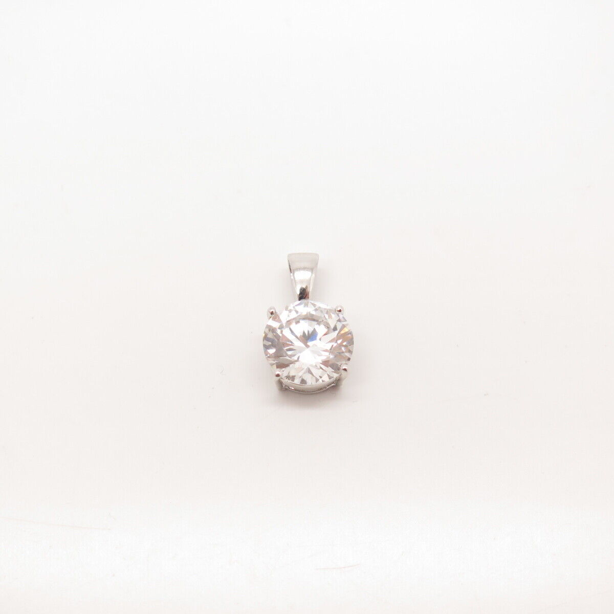 925 Sterling Silver Round-Cut C Z Small Pendant