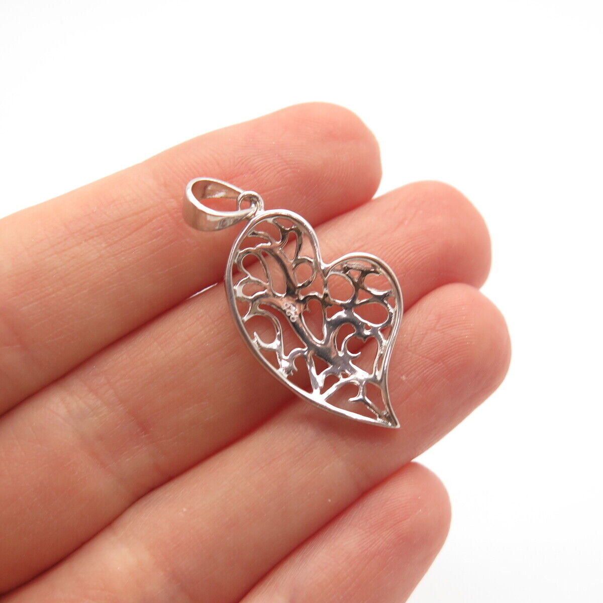 925 Sterling Silver Ornate Heart Pendant