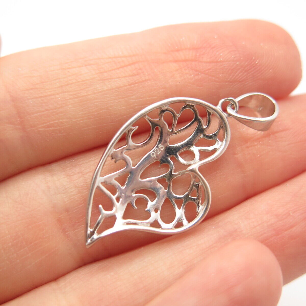 925 Sterling Silver Ornate Heart Pendant