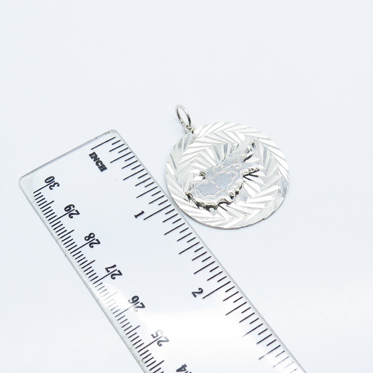 800 Silver Vintage Striped Round Map Pendant