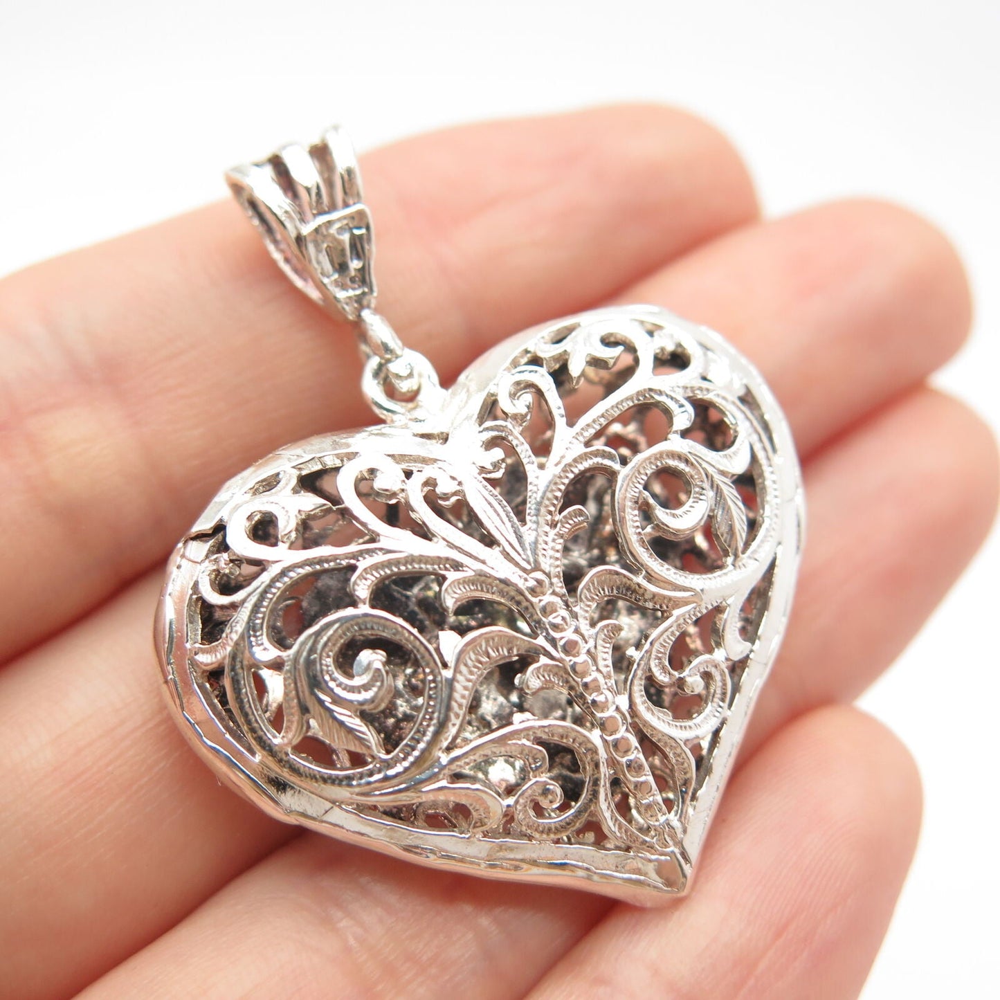 925 Sterling Silver Vintage Ornate Heart Pendant