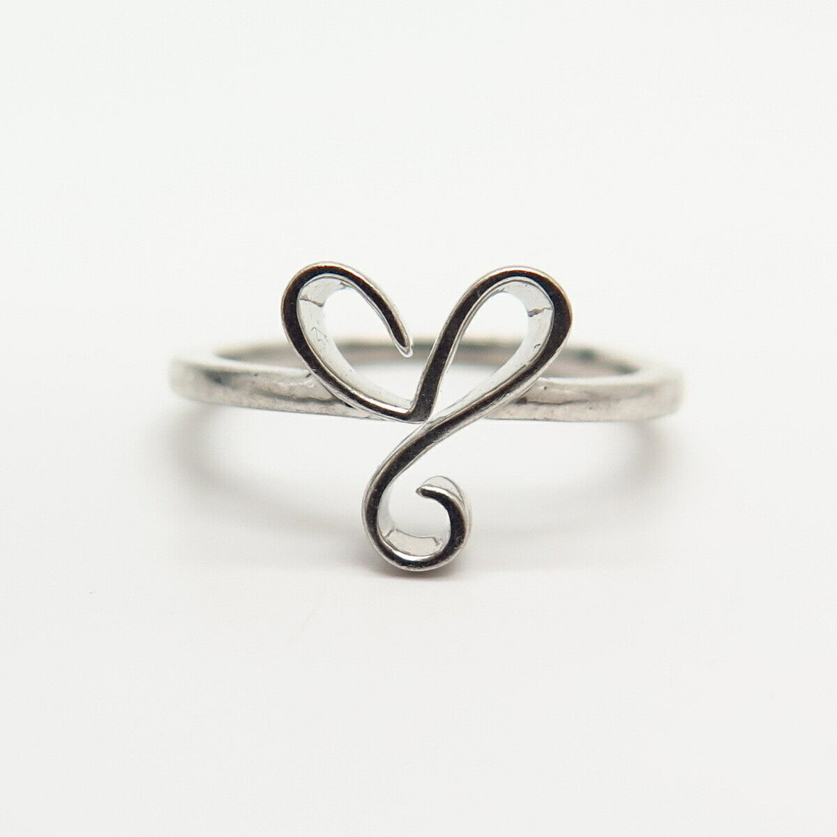 925 Sterling Silver Heart Swirl Ring Size 6.5