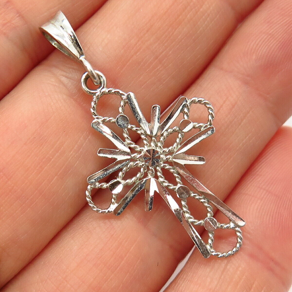 925 Sterling Silver Ornate Cross Pendant